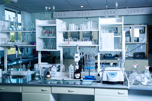 https://crsmove.com/wp-content/uploads/2024/08/Chemical-laboratory.jpg